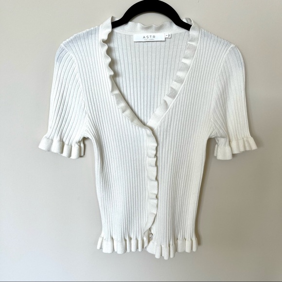 New Astr White Ruffled Cardigan Sz S 
